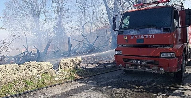 Ahşaptı, alevlere teslim oldu... - 3