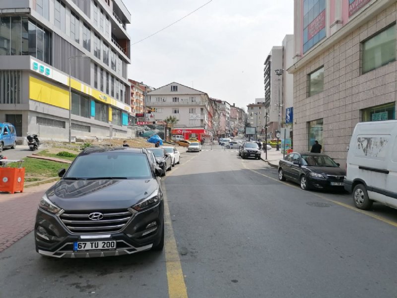 Unpazarı Caddesi’nde demir bariyerler… - 3