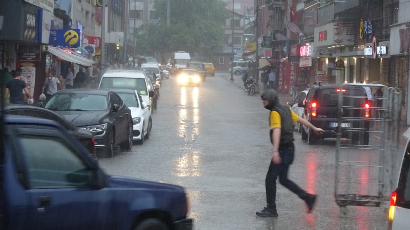 Kuvvetli yağış, Zonguldak’ta hayatı olumsuz etkiledi... - 7