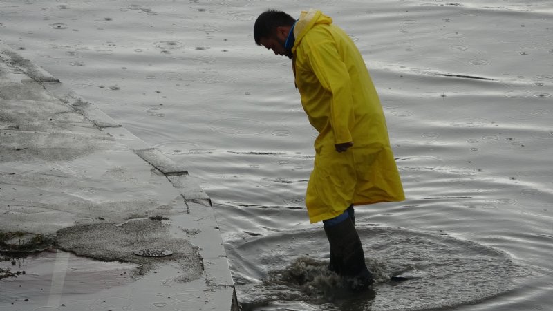 Kuvvetli yağış, Zonguldak’ta hayatı olumsuz etkiledi... - 13