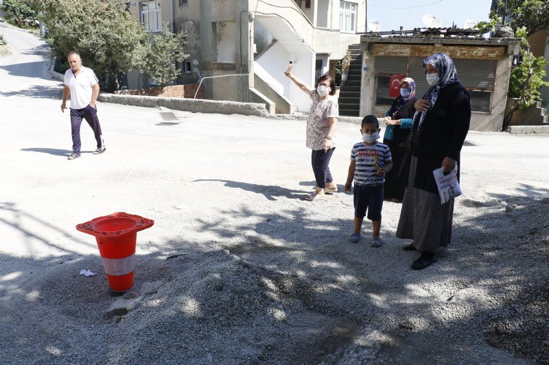  Mahalle sakinleri, belediyeden çalışmanın hızlanmasını istiyor... - 1