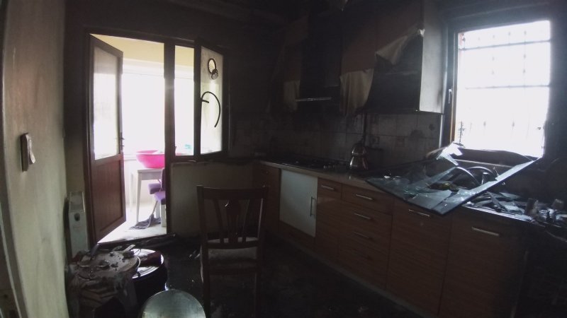 Mangal yaptığını sandıkları komşularının mutfağı yandı  - 4