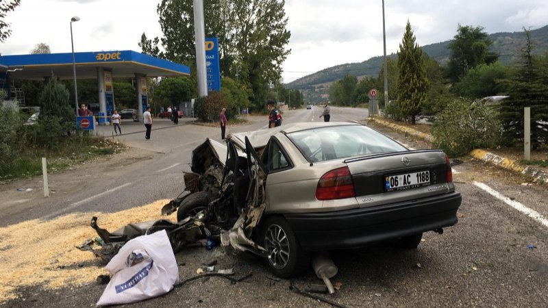 Sürücü, hurdaya dönen araçtan sağ çıktı... - 3