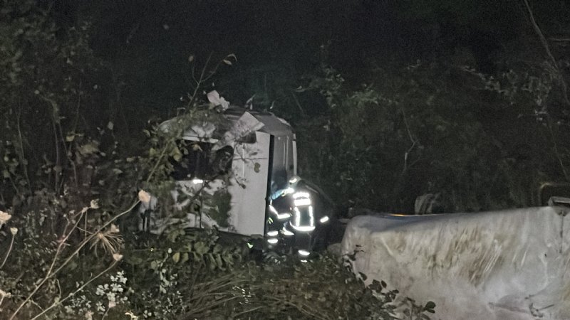 Şifalı su mevkisinde kaza… 3 yaralı…  TANKER ŞARAMPOLE UÇTU - 4
