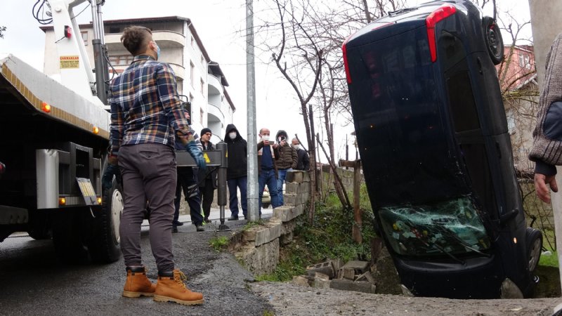 Otomobil takla attı, kaza ucuz atlatıldı... - 2