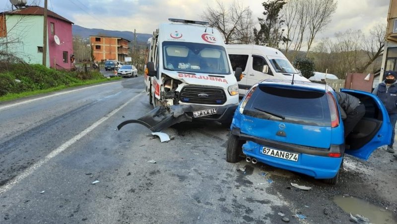 KAFAKAFAYA ÇARPIŞTILAR: 4 YARALI - 1