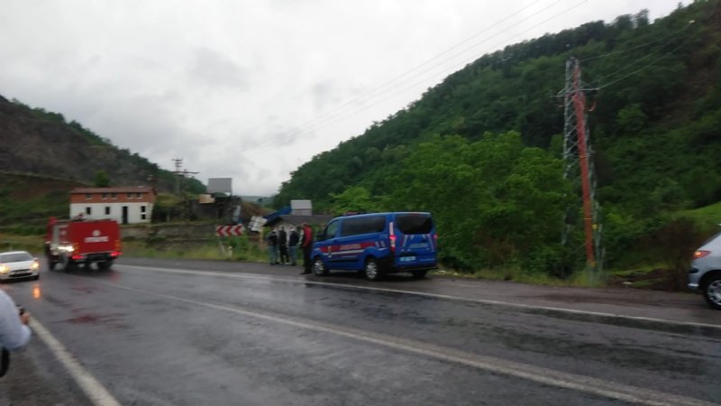 EREĞLİ-ORMANLI YOLUNDA KAZA, YARALILAR VAR... - 1