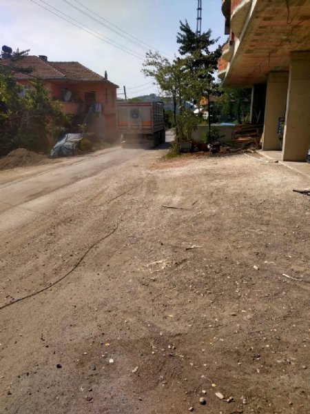  Tek şeritli yolda hız yapan hafriyat kamyonlarına tepki - 2