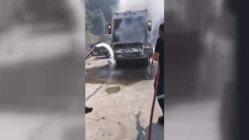 SEYİR HALİNDEKİ ÇÖP KAMYONU YANDI - 2