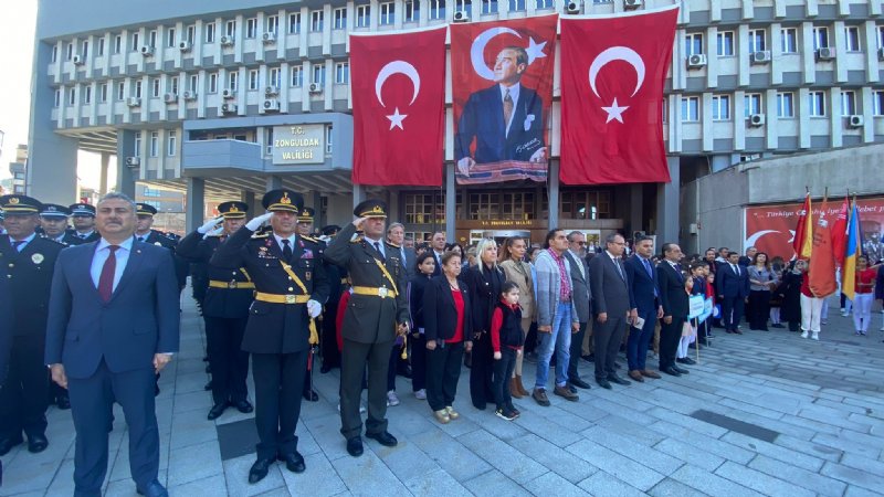 ZONGULDAK’TA ÇELENK KOYMA TÖRENİ YAPILDI - 4