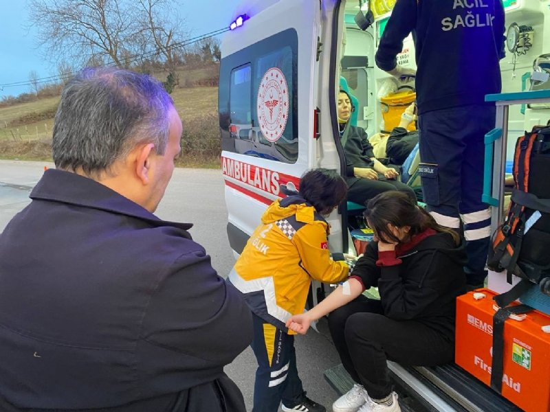 Yolcu otobüsü şarampole devrildi: 39 yaralı… ZONGULDAK’A GELİYORDU - 6