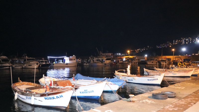 Kandilli-Ilıksu arasında balıkçı teknesinden düştü…  TAYFAYI ARAMA ÇALIŞMALARI SÜRÜYOR - 1