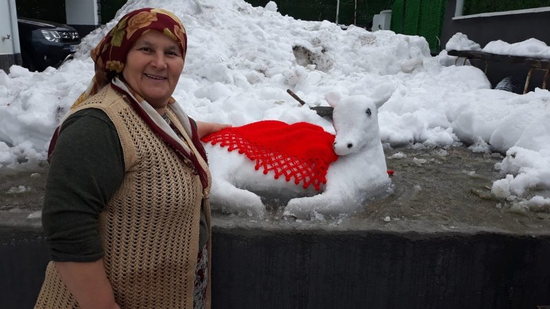 KARDAN BUZAĞI YAPTI ADINI ZÜMRÜT KOYDU - 3