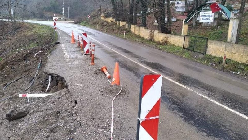 TAŞAN DERE YOLUN ALTINI BOŞALTTI - 5