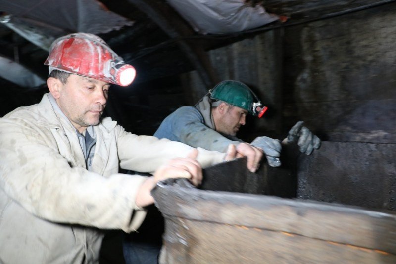 300 METRE AŞAĞIDA; MADENCİNİN İLK SAHURU… - 2