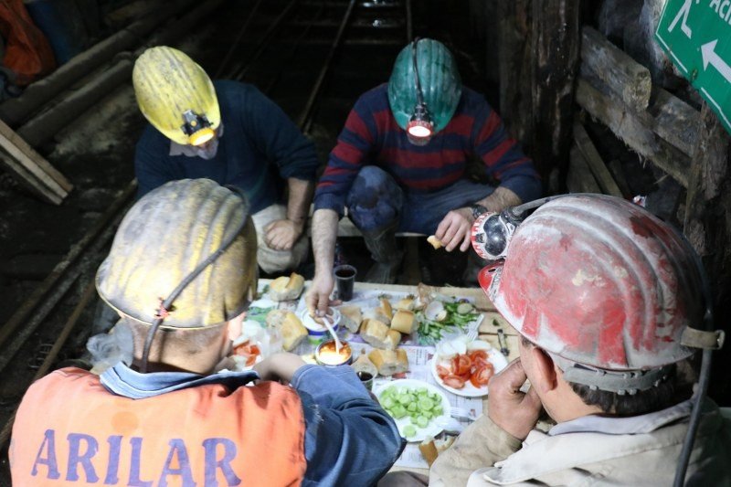 300 METRE AŞAĞIDA; MADENCİNİN İLK SAHURU… - 4