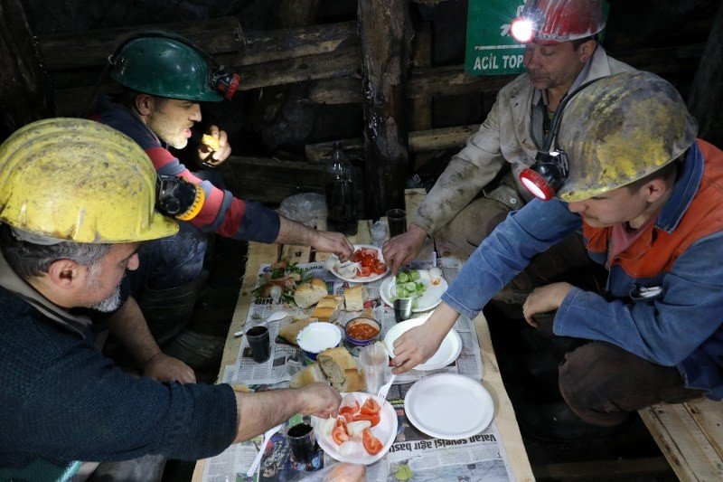 300 METRE AŞAĞIDA; MADENCİNİN İLK SAHURU… - 8