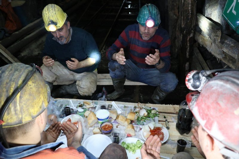 300 METRE AŞAĞIDA; MADENCİNİN İLK SAHURU… - 9