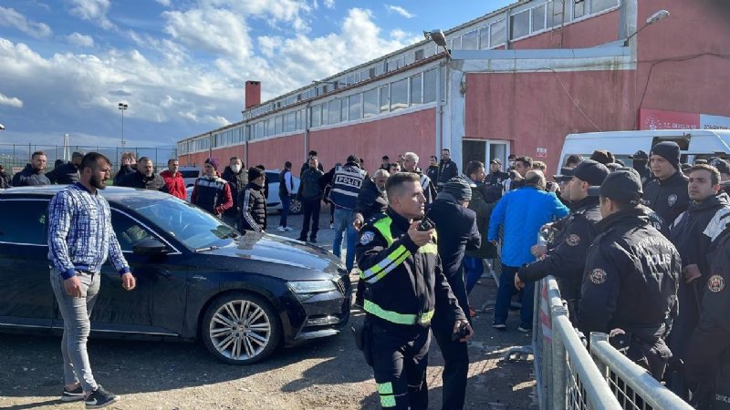  Amatör maç dostlukla başladı kavgayla bitti…  YEŞİL SAHADA ARBEDE - 2