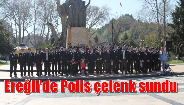 Ereğli’de Polis çelenk sundu…