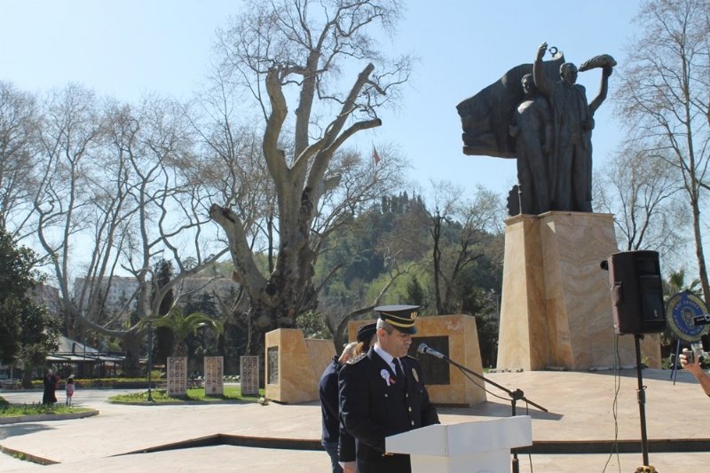 Ereğli’de Polis çelenk sundu… - 4