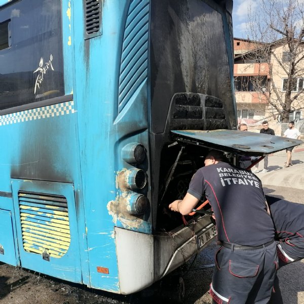 Halk otobüsü seyir halindeyken alev aldı - 1