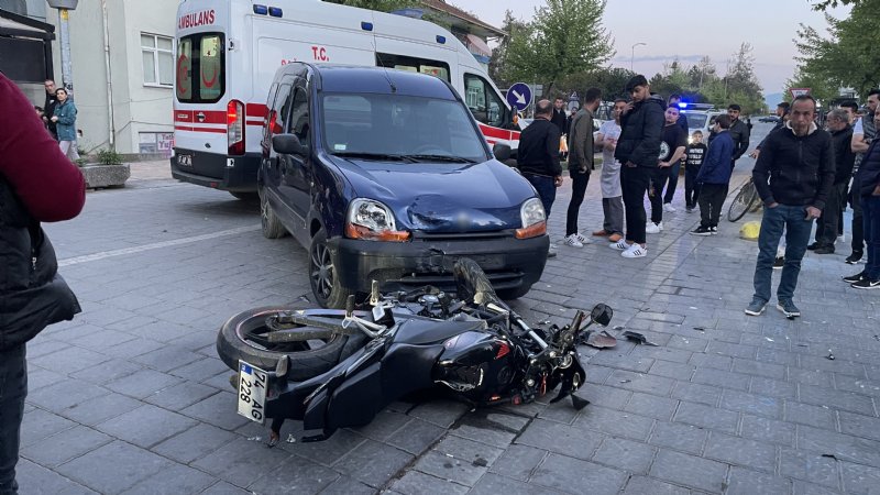 Çaycuma’da trafik kazası… 2 yaralı… KAVŞAKTA ÇARPIŞTILAR - 3