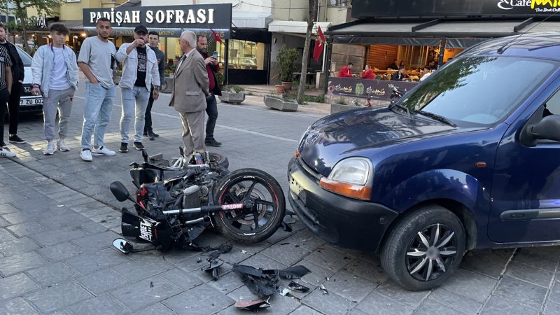 Çaycuma’da trafik kazası… 2 yaralı… KAVŞAKTA ÇARPIŞTILAR - 1
