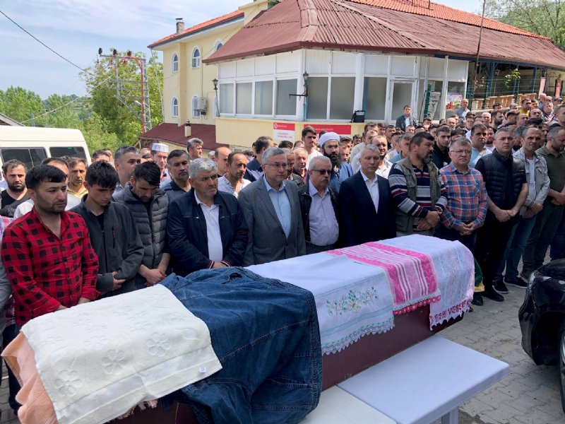 MADEN İŞÇİSİ TOPRAĞA VERİLDİ - 1