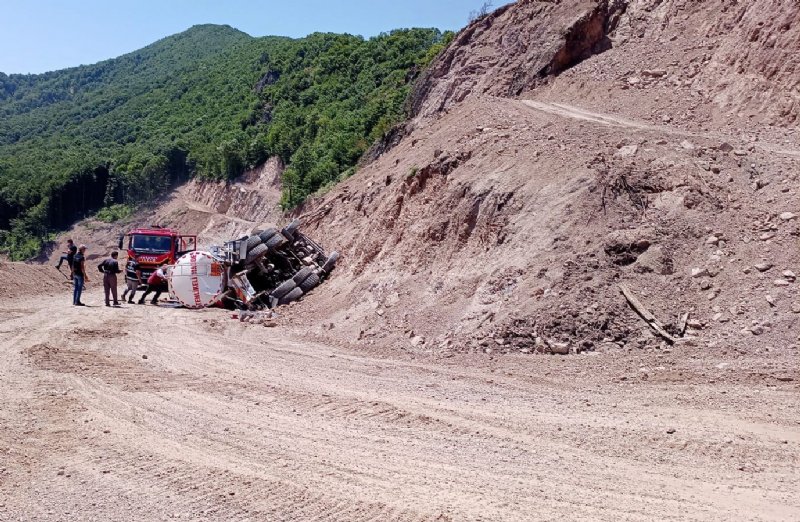 TANKER DEVRİLDİ: 2 YARALI - 3