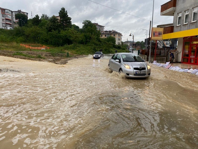 ESNAF ÇUVALLARLA ÖNLEM ALMAYA ÇALIŞIYOR - 2