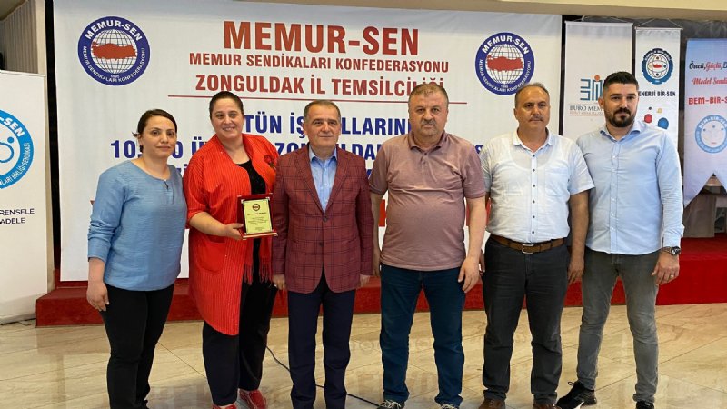 Memur Sen’i Zonguldak’ta en fazla üyesi olan sendika yapmışlardı… TEMSİLCİLERE PLAKET VERİLDİ - 4