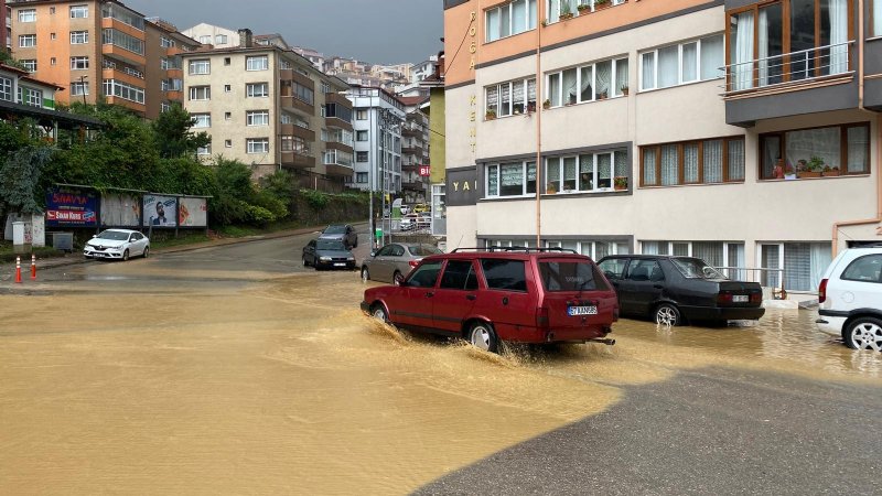 SÜRÜCÜLER ZOR ANLAR YAŞADI  - 3