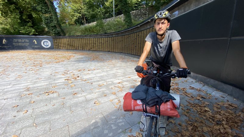 Doktor adayı, bisikletiyle 2 bin 300 kilometre yol aldı. - 1