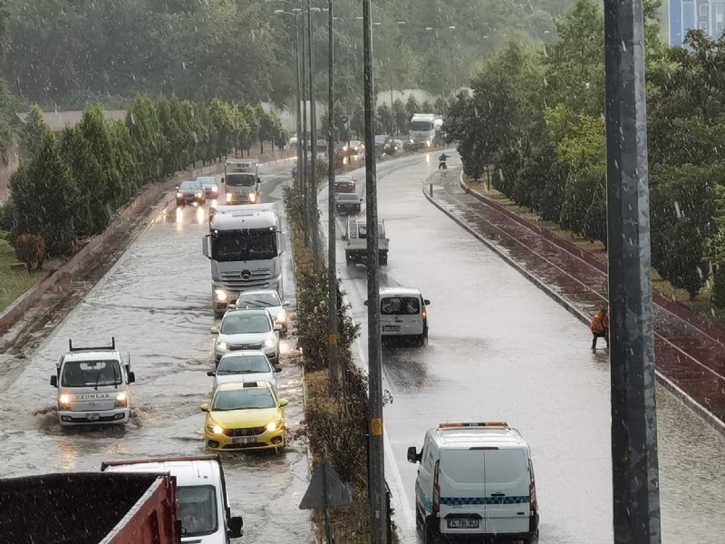 Metrekareye bir saatte 35 kilogram yağış düştü… ZONGULDAK’IN YAĞMURLA İMTİHANI - 9