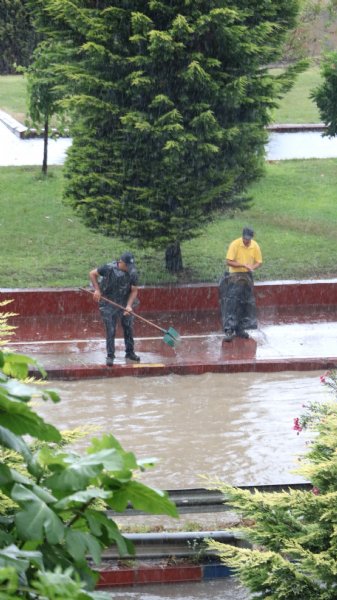 Metrekareye bir saatte 35 kilogram yağış düştü… ZONGULDAK’IN YAĞMURLA İMTİHANI - 10
