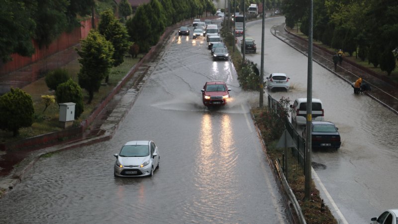 Metrekareye bir saatte 35 kilogram yağış düştü… ZONGULDAK’IN YAĞMURLA İMTİHANI - 11