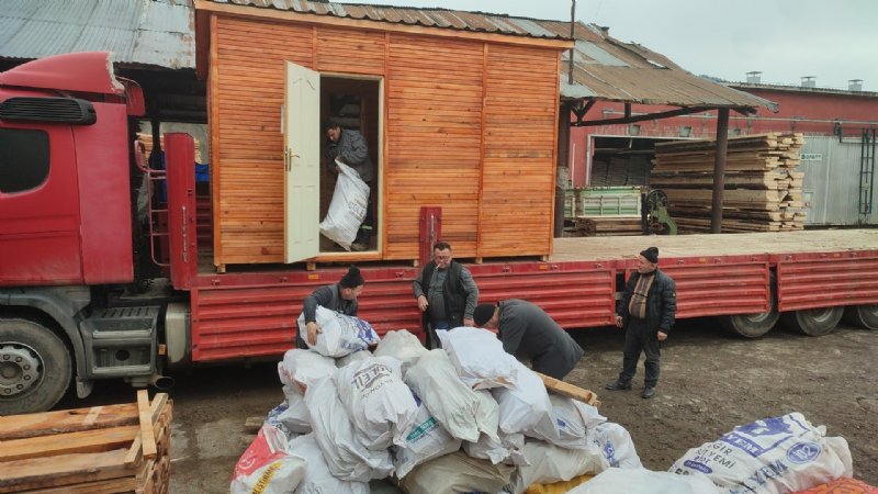 BARTIN´DAN DEPREM BÖLGESİNE AHŞAP KONTEYNER DESTEĞİ - 1