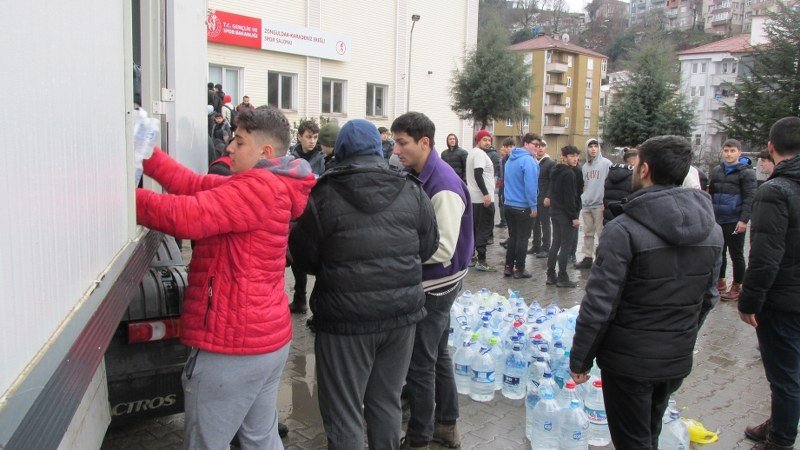 ELDEN ELE TAŞINAN “UMUTLAR” AFETZEDELERİN YARASINI SARACAK - 3