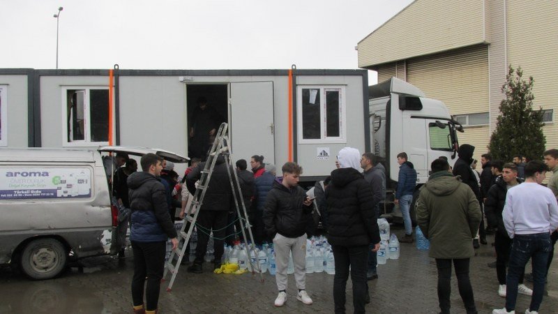 ELDEN ELE TAŞINAN “UMUTLAR” AFETZEDELERİN YARASINI SARACAK - 4