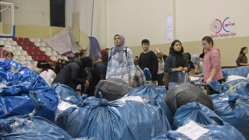 ELDEN ELE TAŞINAN “UMUTLAR” AFETZEDELERİN YARASINI SARACAK - 6