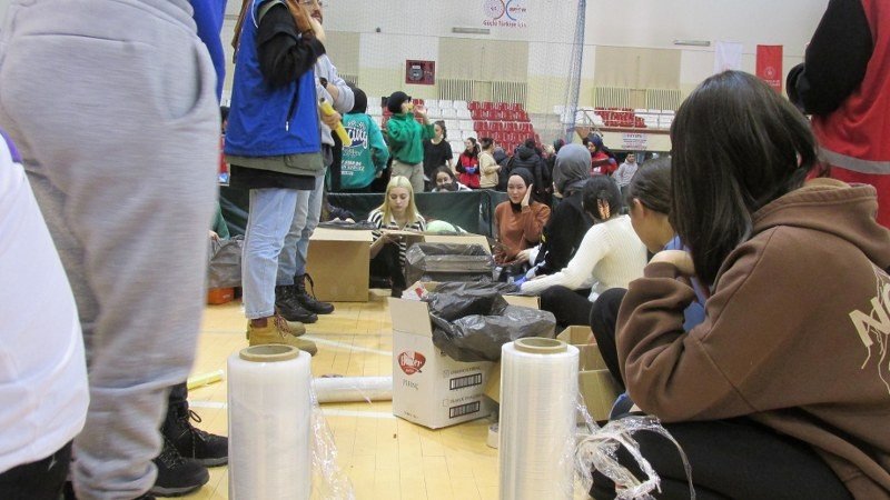 ELDEN ELE TAŞINAN “UMUTLAR” AFETZEDELERİN YARASINI SARACAK - 7