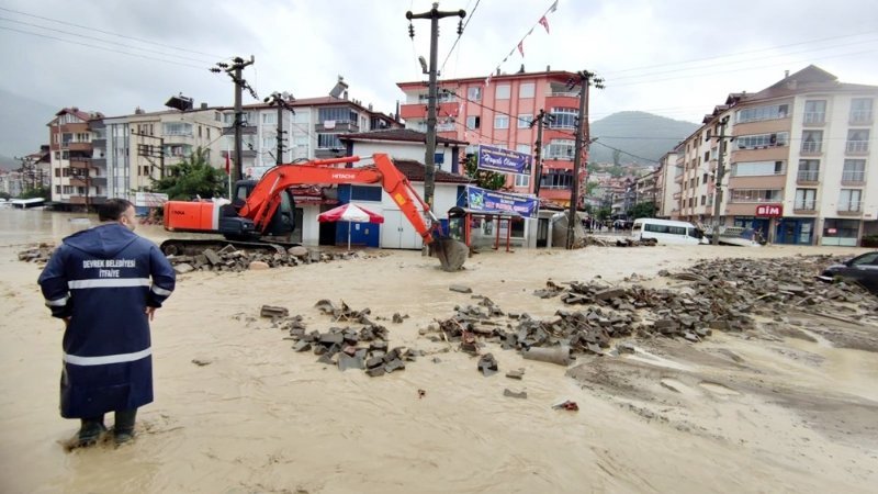 Ereğli ve Devrek’te işyerleri zarar gördü, evleri su bastı... SEL! - 6