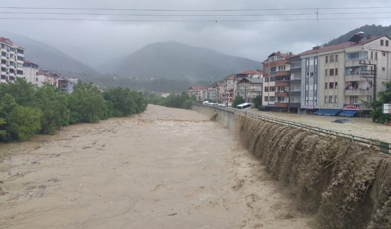 Ereğli ve Devrek’te işyerleri zarar gördü, evleri su bastı... SEL! - 12