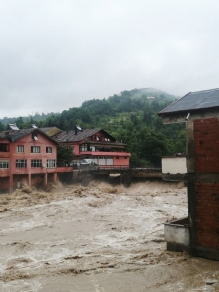 Ereğli ve Devrek’te işyerleri zarar gördü, evleri su bastı... SEL! - 18