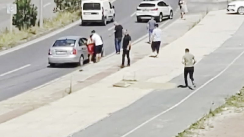 Kavga eden sürücüler  kazaya neden oldu - 6