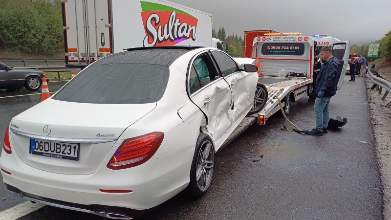 OTOYOLDA SAĞANAK YAĞIŞ KAZAYA SEBEP OLDU: 1 ÖLÜ, 2 YARALI - 4