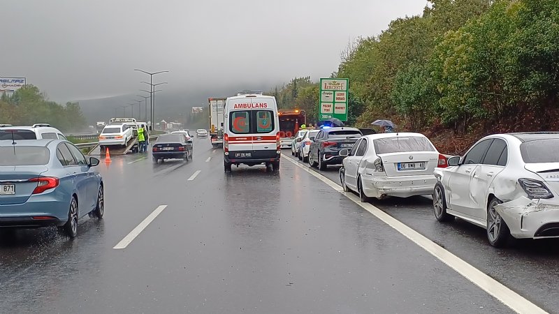 OTOYOLDA SAĞANAK YAĞIŞ KAZAYA SEBEP OLDU: 1 ÖLÜ, 2 YARALI - 5