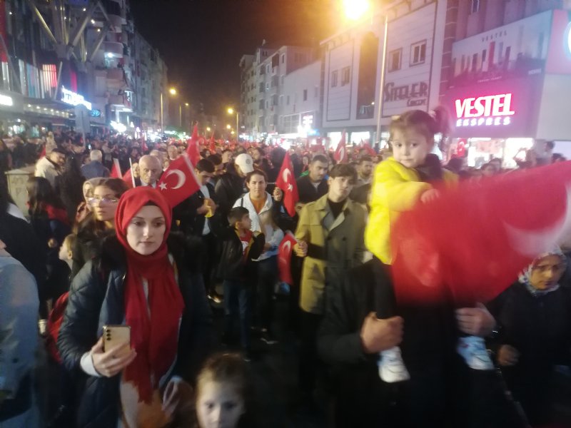 SON YILLARIN EN KALABALIK YÜRÜYÜŞÜ - 7