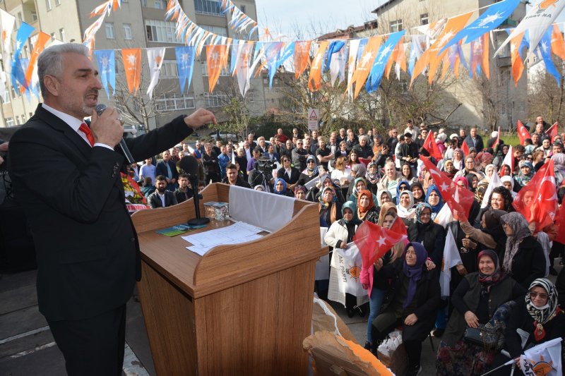 YÜZLERCE GÜLÜÇLÜ SÖNMEZ’E SAHİP ÇIKTI, BÜRO AÇILIŞI GÖVDE GÖSTERİSİNE DÖNDÜ! - 5